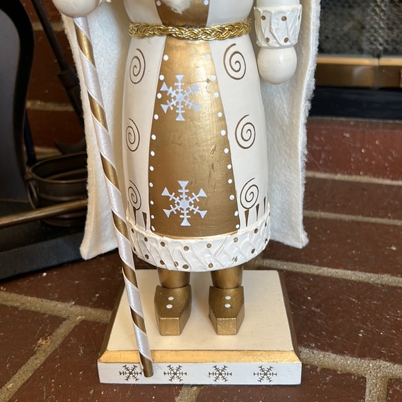 Rare! Vintage 1996 Old World Nutcracker Village  16" White & Gold Winter Santa - Picture 10 of 11